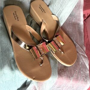 Simply Vera Vera Wang sandals size 9